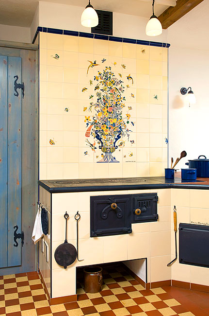 Küchen mit individueller Fliesenmalerei - handgemalte Fliesen von